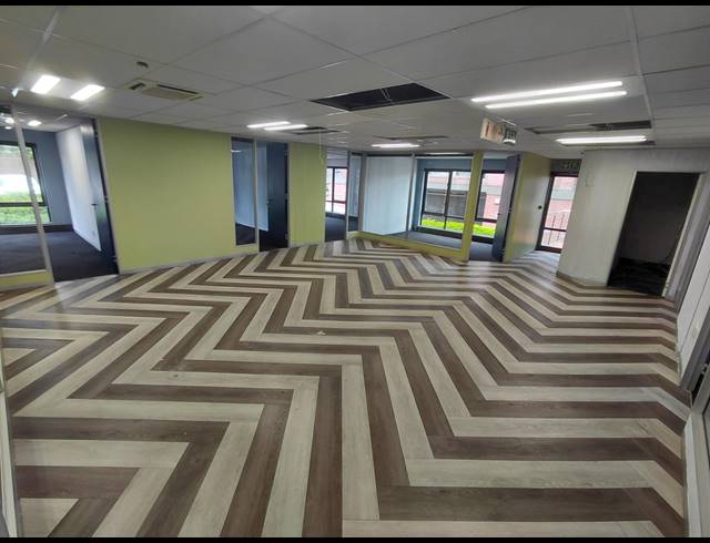 344M² OFFICE TO LET IN MAGALIESSIG